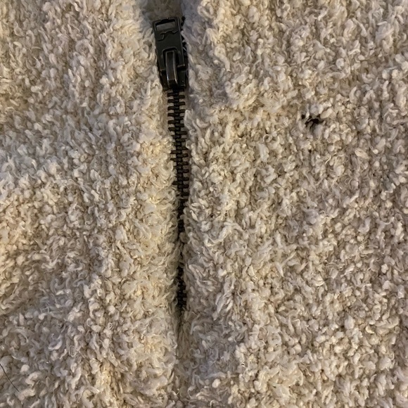 Hollister Women’s Ivory Sherpa Mock Neck 1/4 Zip  Cropped Sweater‎   Sz XS - Picture 5 of 6